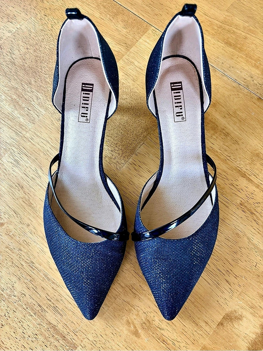IDIFU Pointed Toe Kitten Heels in Black US 8.5 Like New